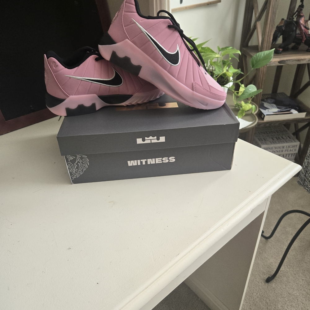 Nike LeBron Witness Low Pink Women's Basketball Shoes